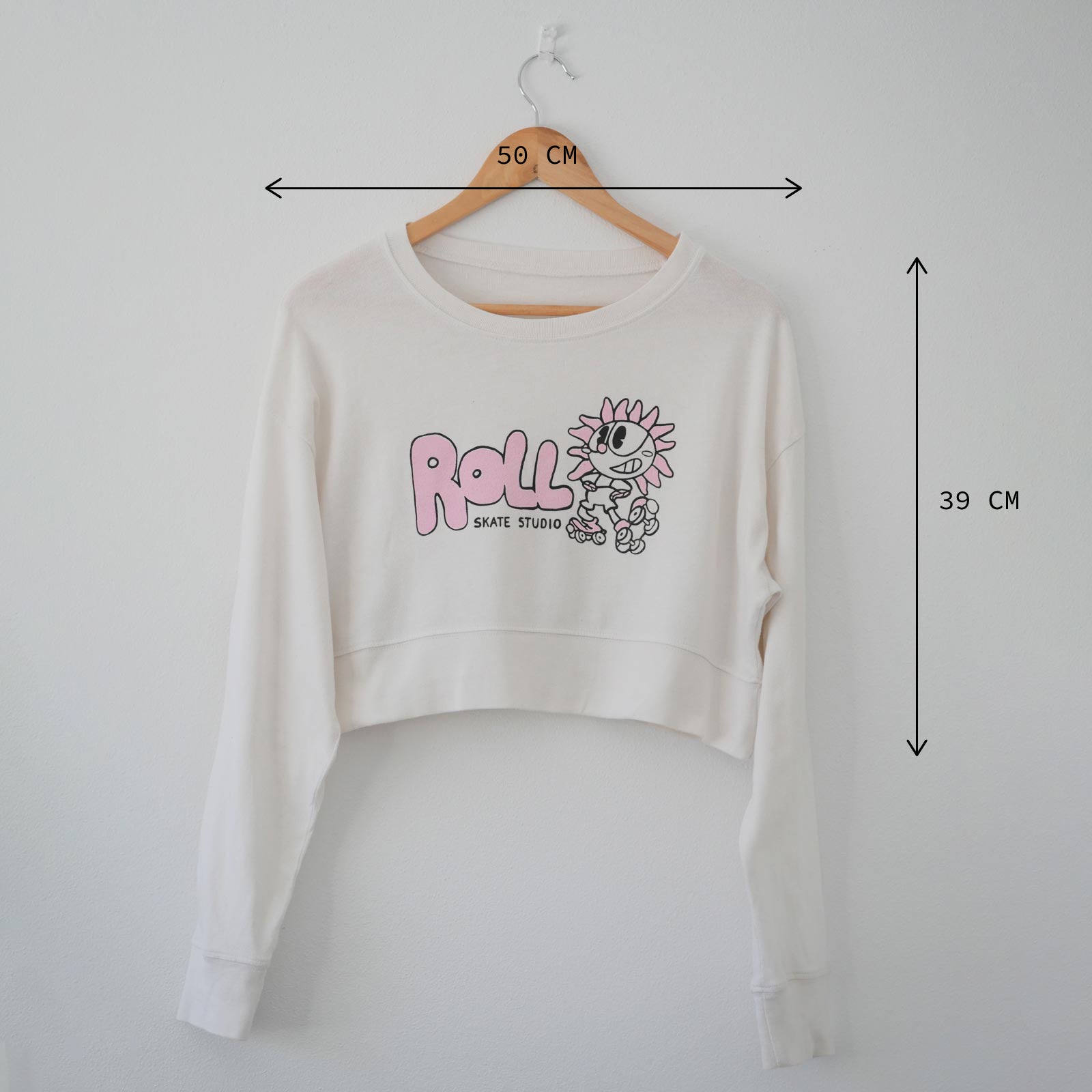 Roll Upcycled / Sunflower Cropped Sweatshirt / White / XS